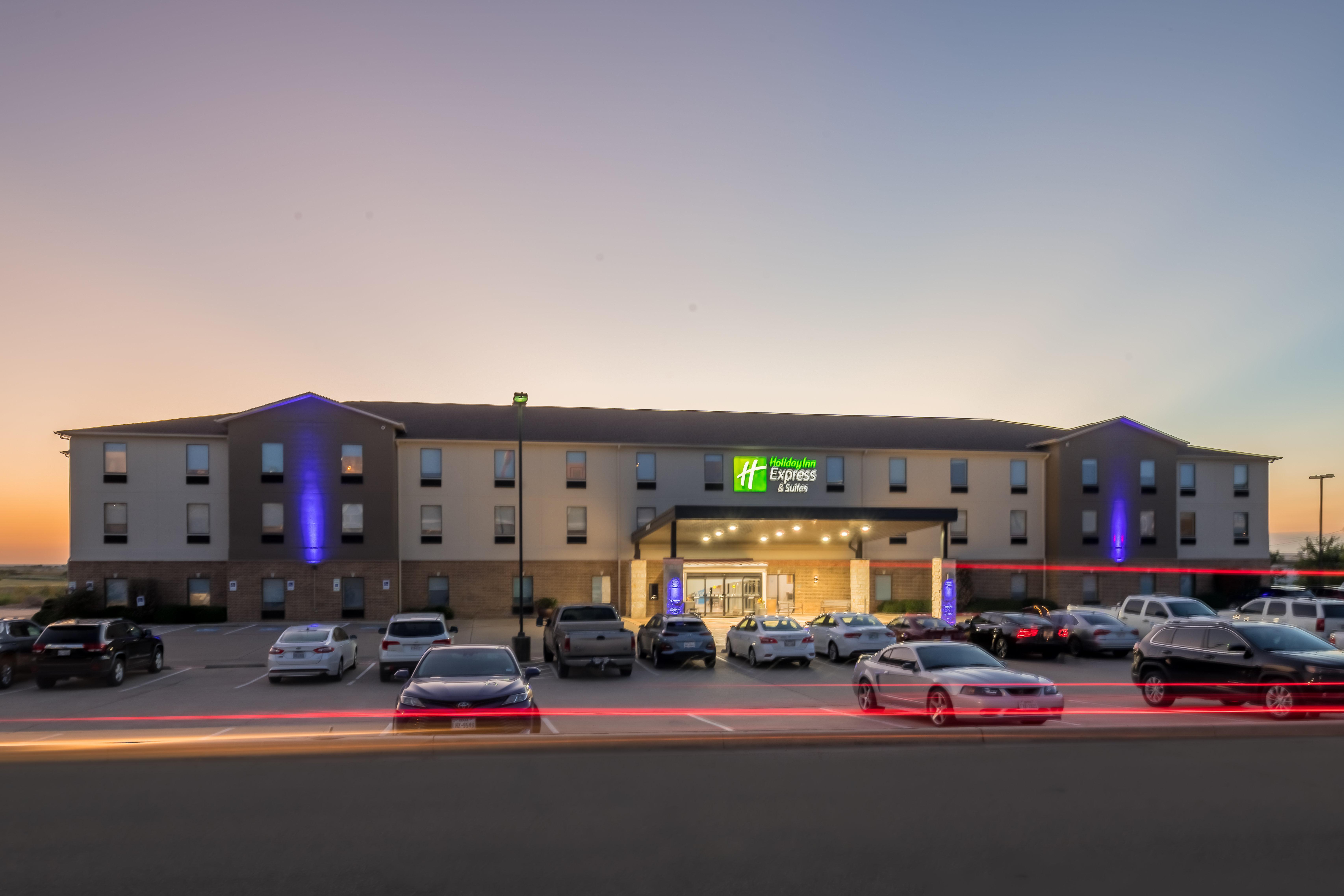 Holiday Inn Express & Suites N Waco Area - West By Ihg Exterior foto